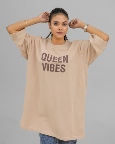 Latte Brown Oversized Tee – “Queen Vibe” Chest Print